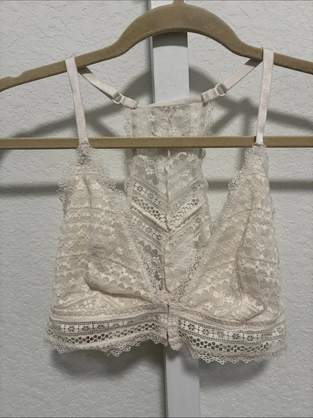 Victoria’s Secret Racerback Lace Front Hook Closure Bralette